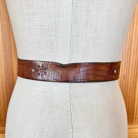 Vintage Genuine Leather Tooled Western Belt Distressed Supple Boho Festival - Picture 5 of 9